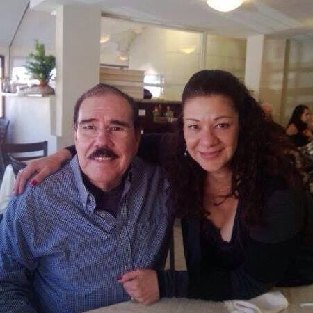 Fidel Chávez Pérez acompañado por Gris